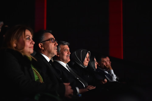 11. Cumhurbaşkanı Abdullah Gül, Eşi Hayrünnisa Gül ile Birlikte Son Mektup Filmini İzledi
